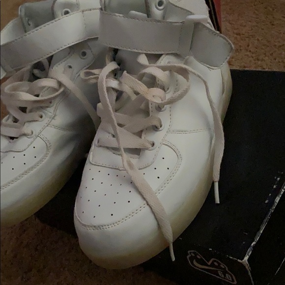 Light up shoes - Picture 1 of 2